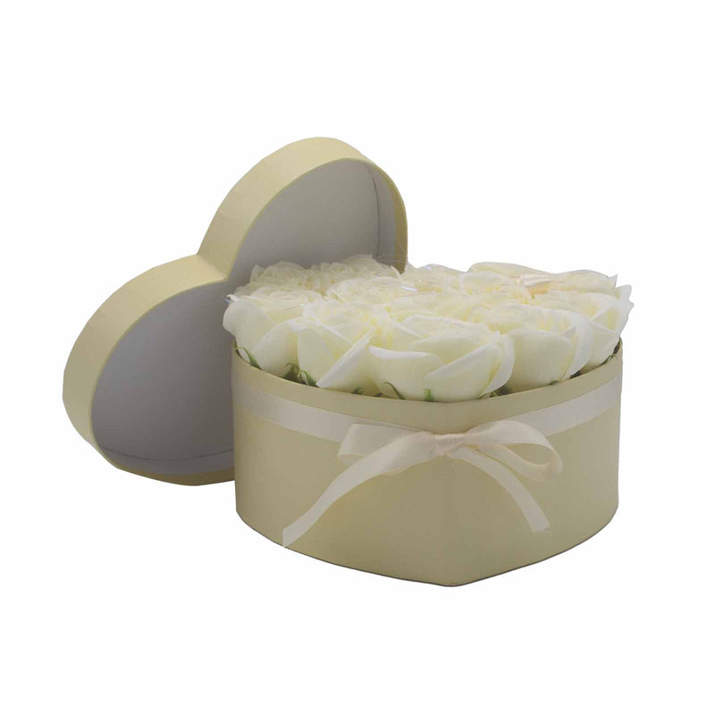 Zeep Bloemen Cadeau Set - 13 Creme Rozen - Hartvorm