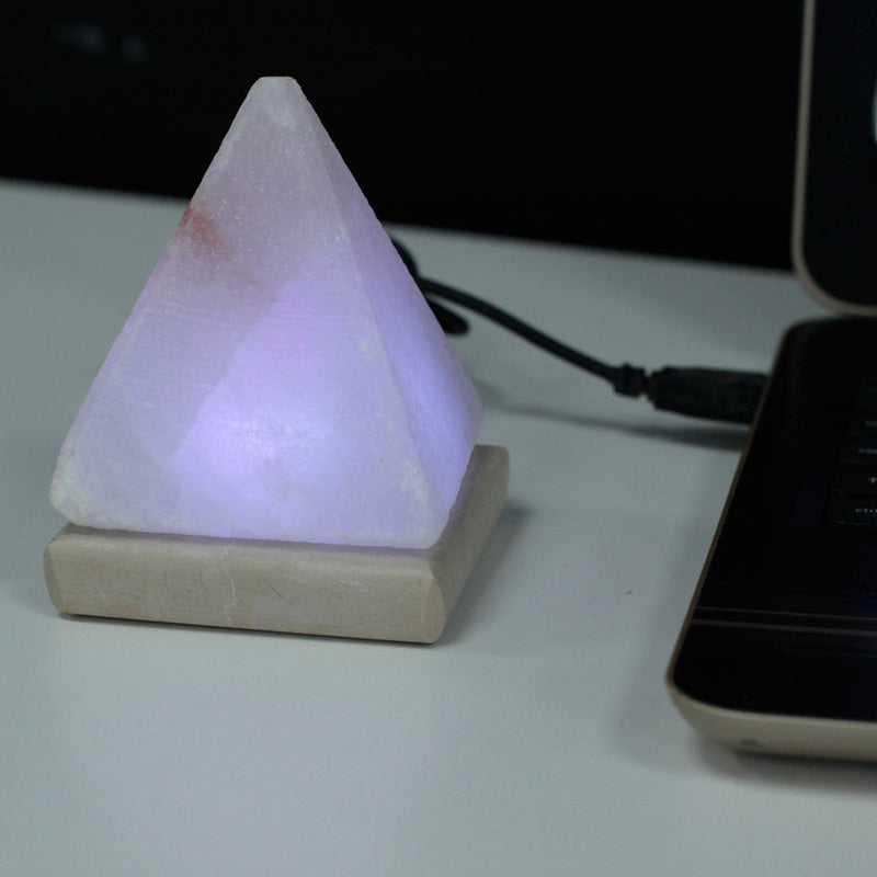 Himalaya Zout Lamp - USB Aansluiting - Piramide - Meerkleurig