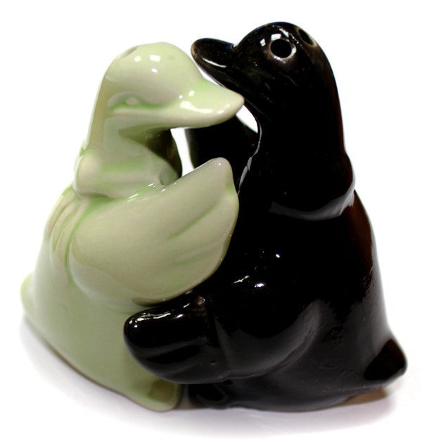 Salt & Pepper - Hugging Ducks - Black & Green